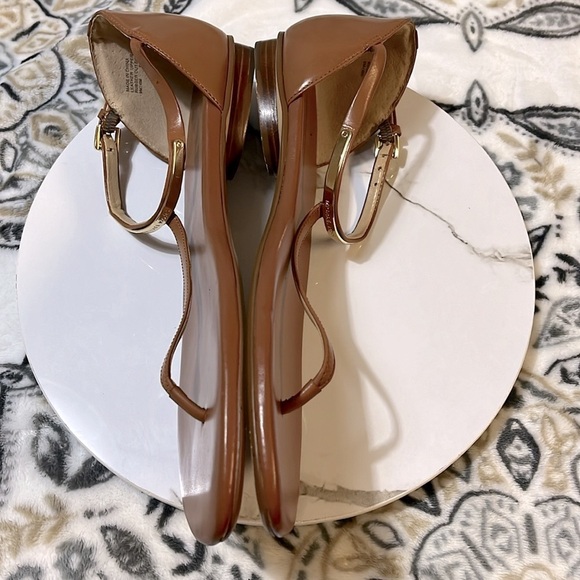 MICHAEL Michael Kors Kristen Thong Flat Sandals, Cognac Size 9M - Picture 13 of 15